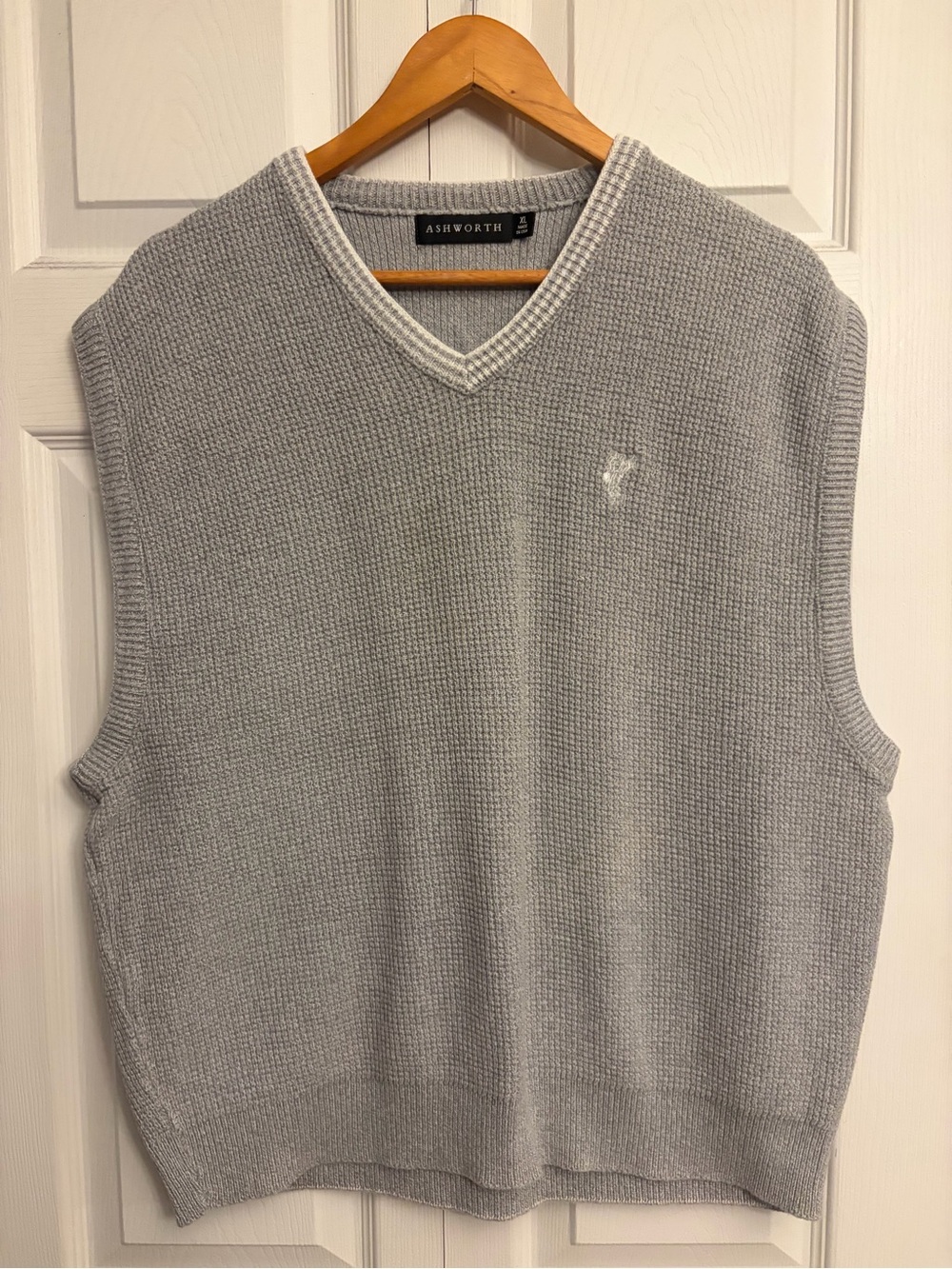 Ashworth Men's Light Gray V-Neck Sweater Vest